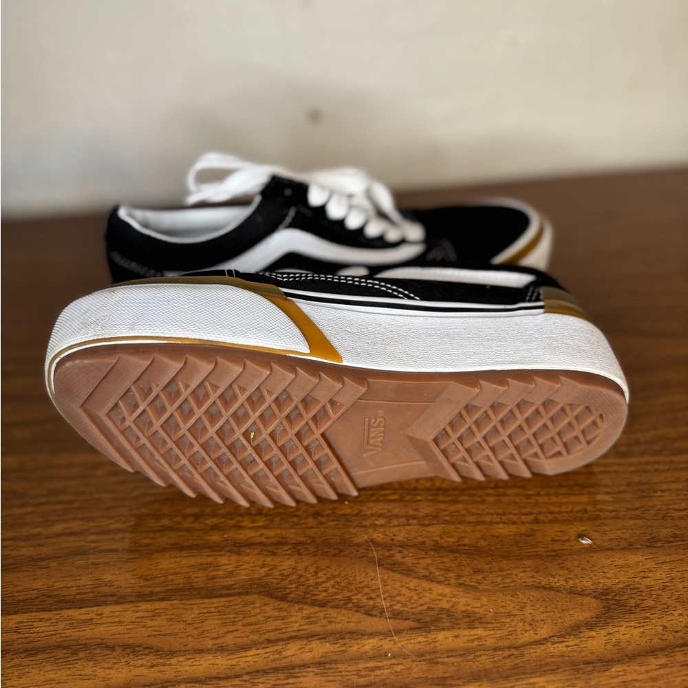 Vans Womens Black and White Sneakers with Gum Sole - Picture 3 of 4
